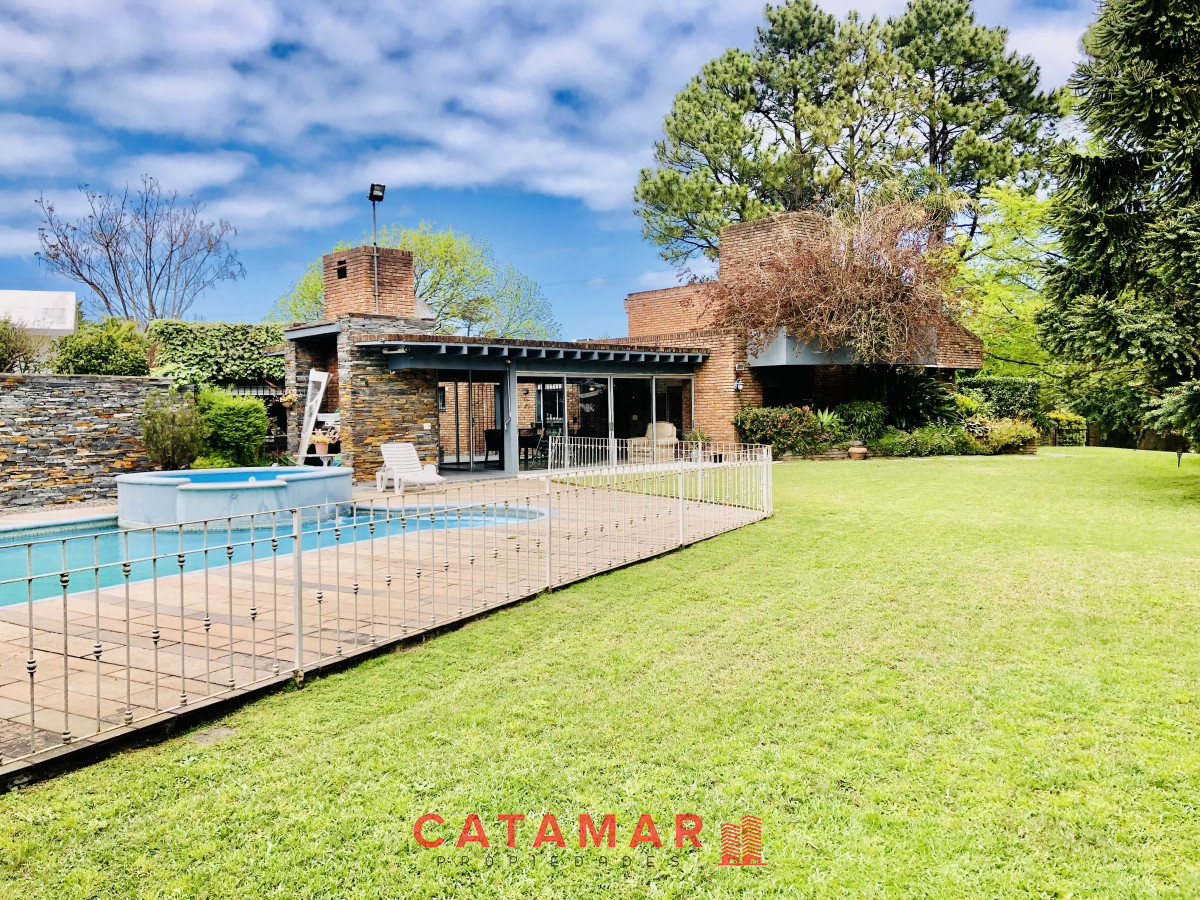Casa ID.184 - Alquiler de temporada casa tres dormitorios piscina climatizada punta del este