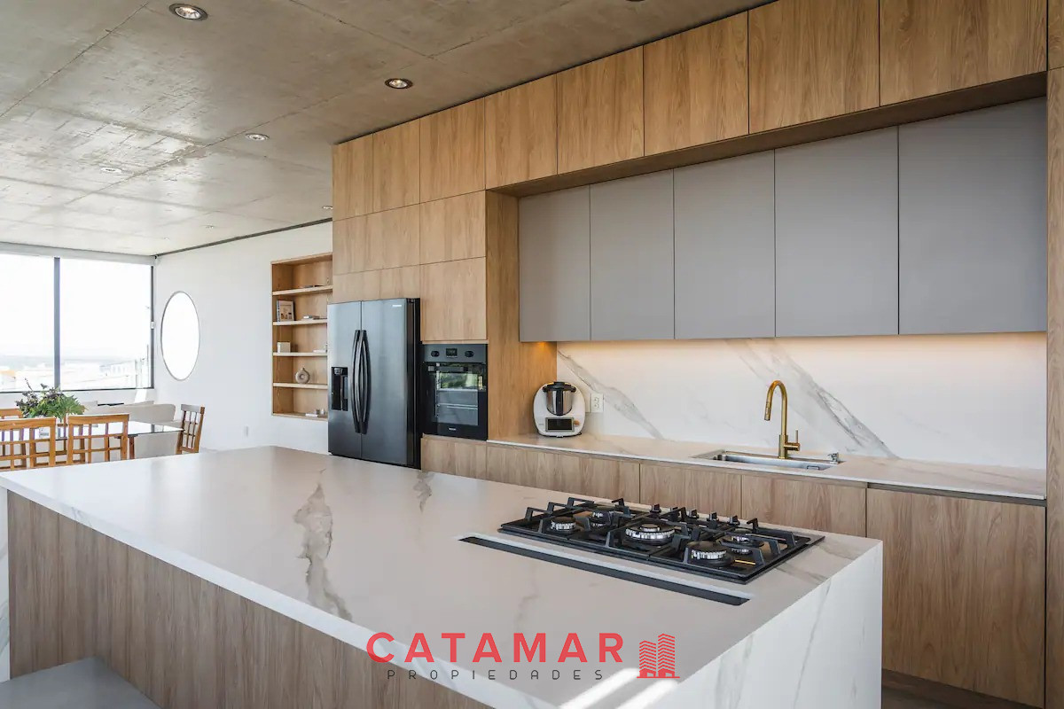 Casa ID.712 - Casa tres dormitorios dos baños toillete piscina La Barra Punta del Este