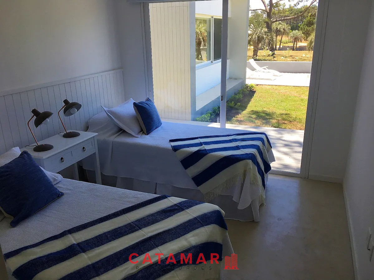 Casa ID.711 - Casa cinco dormitorios piscina parrillero Pinar del Faro Jose Ignacio Punta del Este