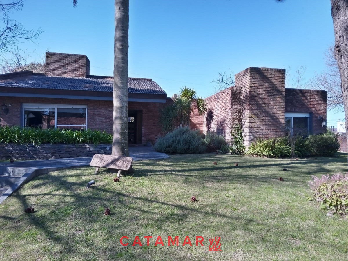 Casa ID.184 - Alquiler de temporada casa tres dormitorios piscina climatizada punta del este