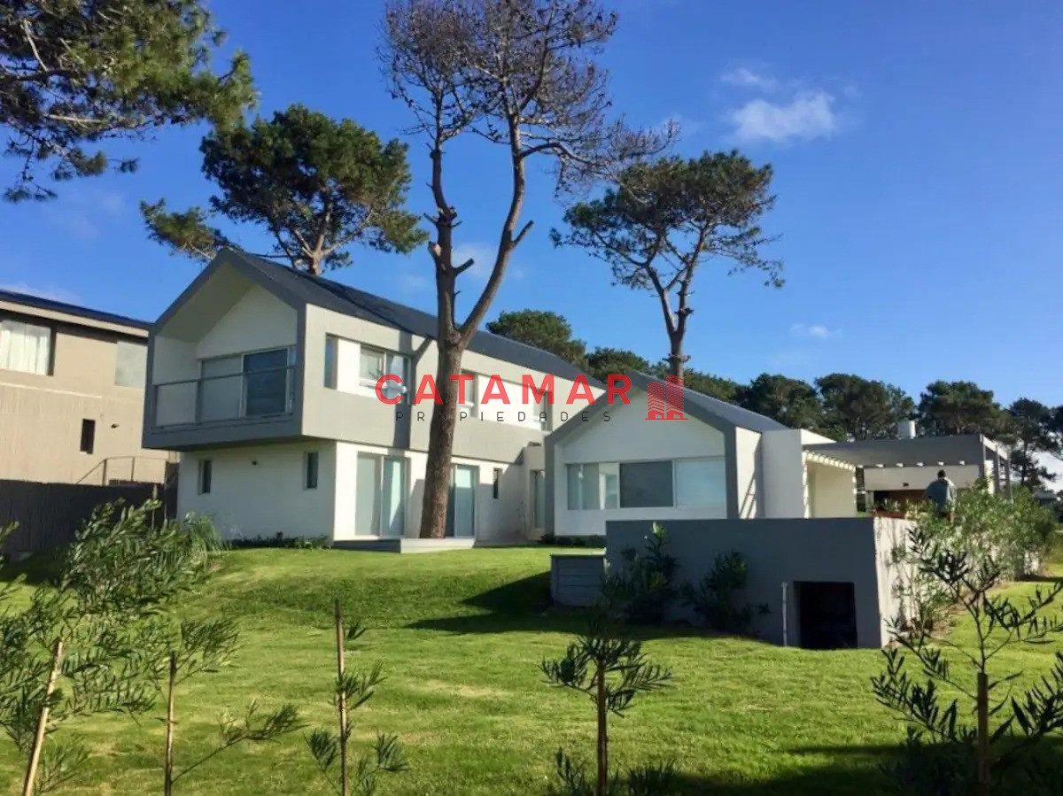 Casa ID.711 - Casa cinco dormitorios piscina parrillero Pinar del Faro Jose Ignacio Punta del Este