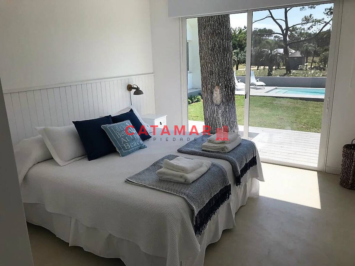 Casa ID.711 - Casa cinco dormitorios piscina parrillero Pinar del Faro Jose Ignacio Punta del Este