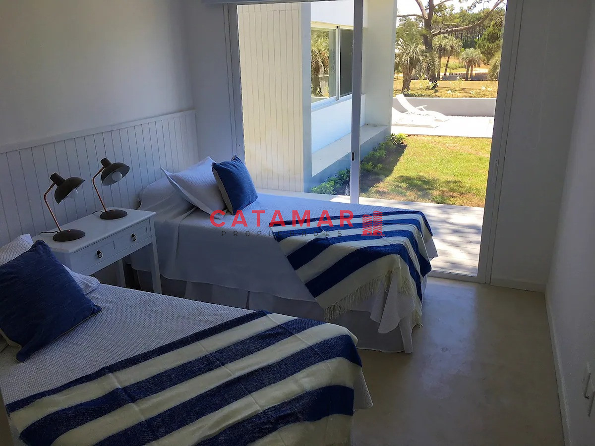 Casa ID.711 - Casa cinco dormitorios piscina parrillero Pinar del Faro Jose Ignacio Punta del Este