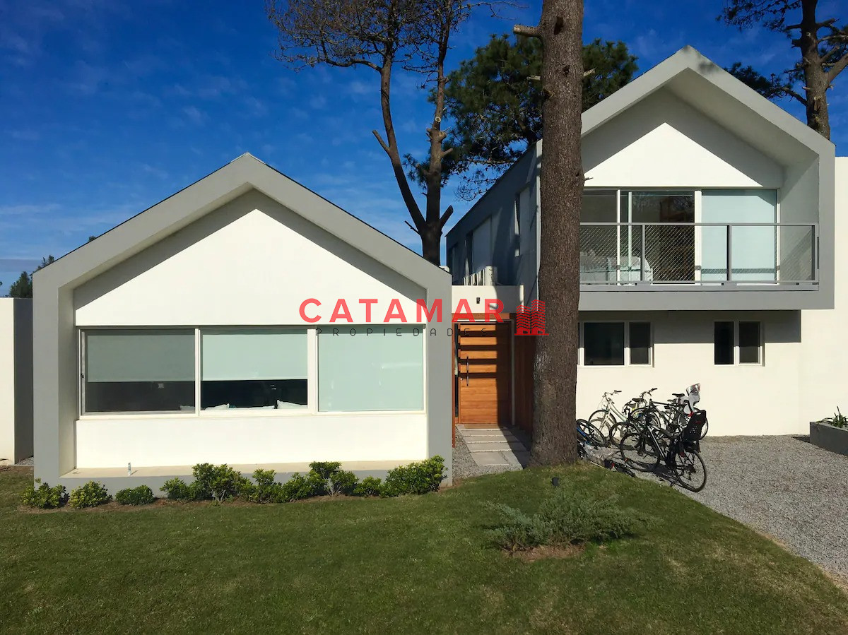Casa ID.711 - Casa cinco dormitorios piscina parrillero Pinar del Faro Jose Ignacio Punta del Este