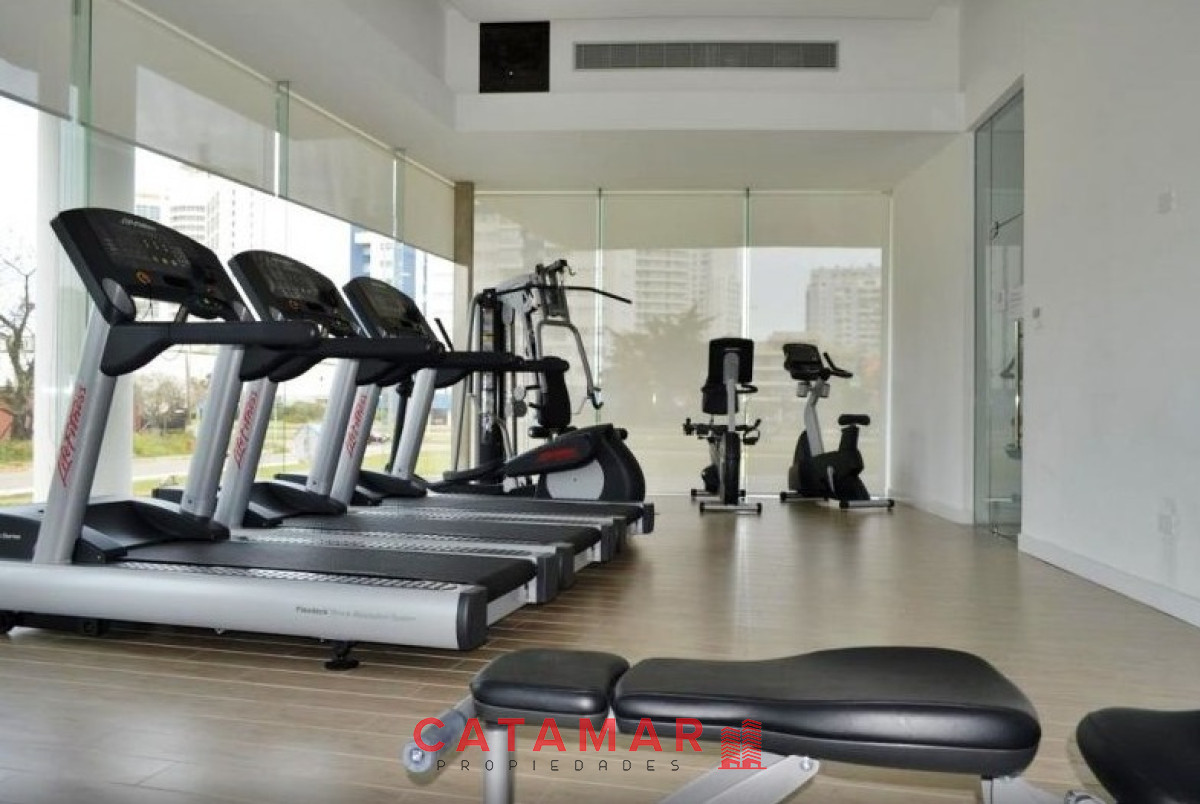 Apartamento ID.576 - Departamento Alexander Boulevard dos dormitorios dos baños Playa Mansa Punta del Este