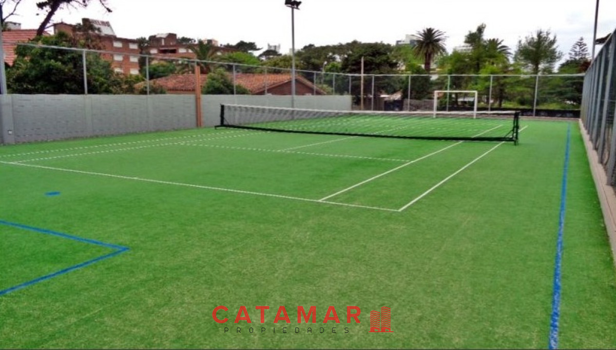Apartamento ID.576 - Departamento Alexander Boulevard dos dormitorios dos baños Playa Mansa Punta del Este