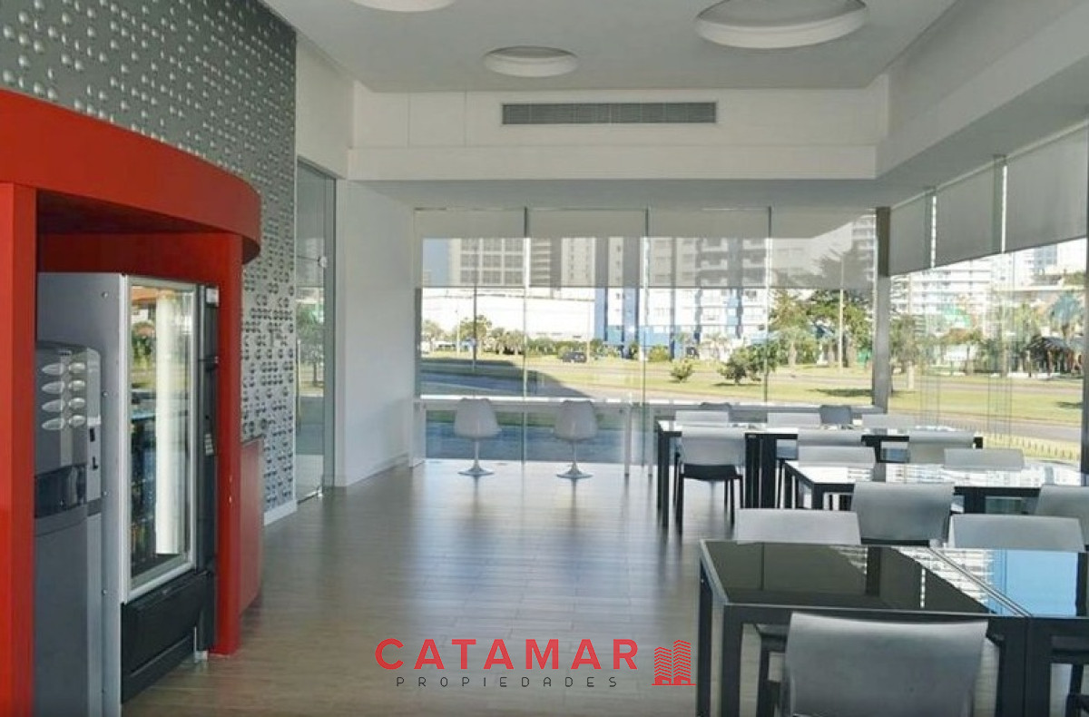 Apartamento ID.576 - Departamento Alexander Boulevard dos dormitorios dos baños Playa Mansa Punta del Este
