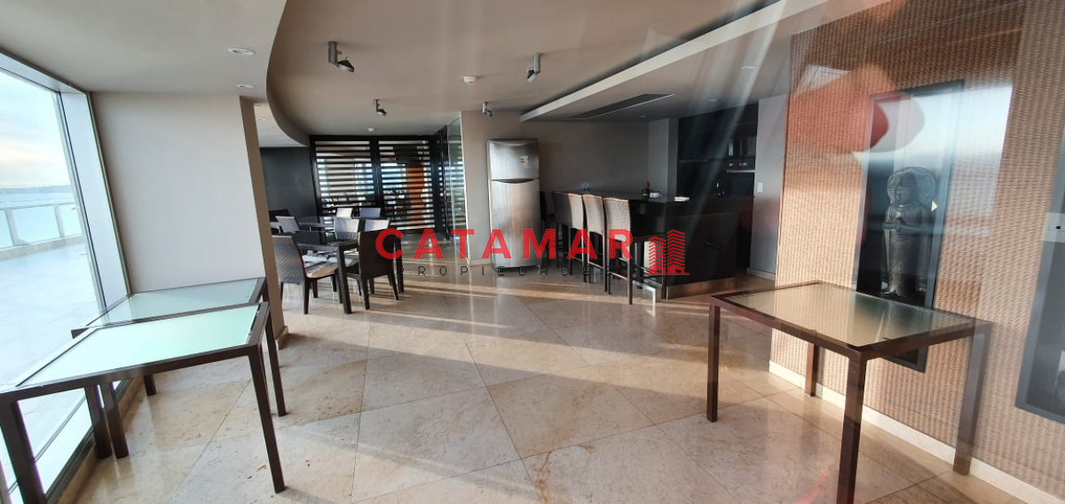 Apartamento ID.490 - Departamento dos dormitorios vista al mar Playa Mansa Punta del Este
