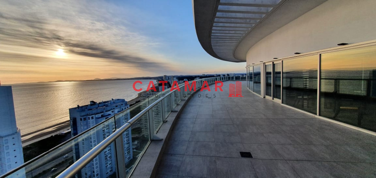 Apartamento ID.490 - Departamento dos dormitorios vista al mar Playa Mansa Punta del Este