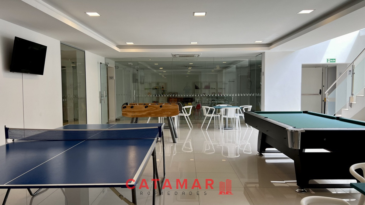 Apartamento ID.497 - Departamento de dos dormitorios habitación de servicio lavadero Torre Esmeralda Playa Brava Punta del Este.