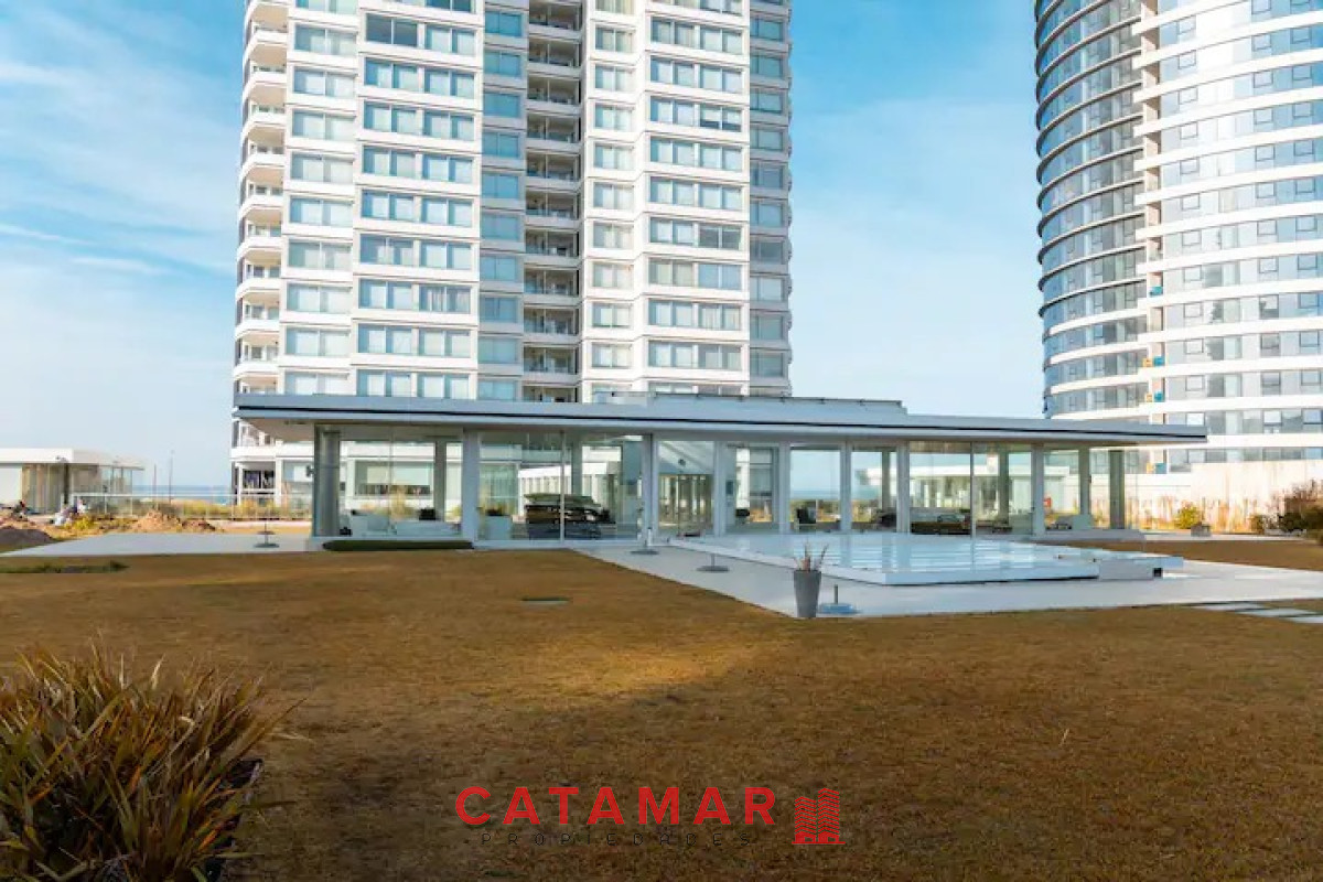 Apartamento ID.654 - Departamento Tiburon de tres dormitorios mas dependencia Playa Brava Punta del Este