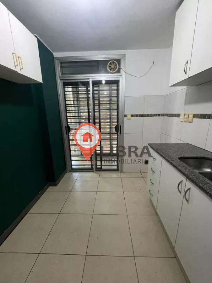 Apartamento ID.8126 - Alquiler Apartamento De 1 Dormitorio Con Cochera En Centro