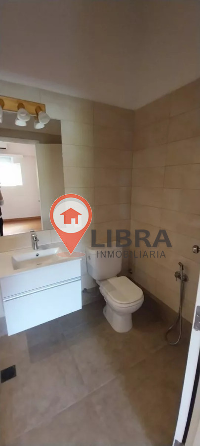Apartamento ID.8986 - Alquiler Apartamento De 2 Dormitorios 2 Baños En Centro