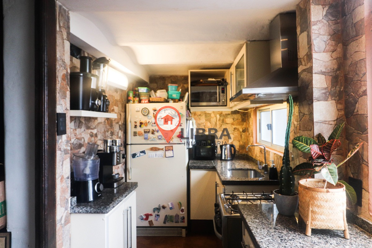 Apartamento ID.7235 - Se Vende Apartamento Tipo Casa Totalmente Independiente Y Sin Gastos Comunes Balcón Estufa A Leña, Azotea Exclusiva Con Parillero Y Lavader