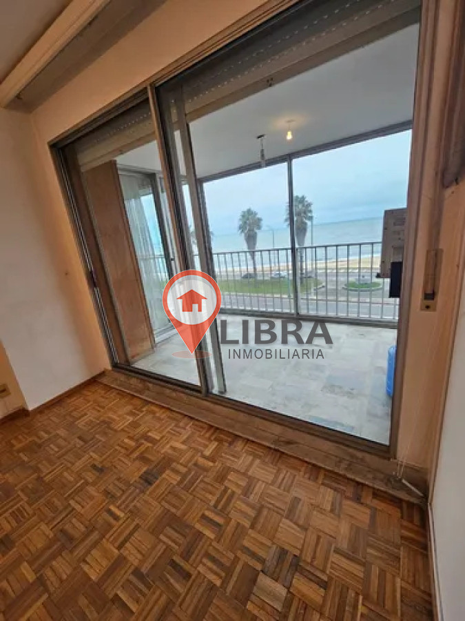 Apartamento ID.10030 - Hermoso Apartamento De 3 Dorm  Frente A La Rambla Pocitos