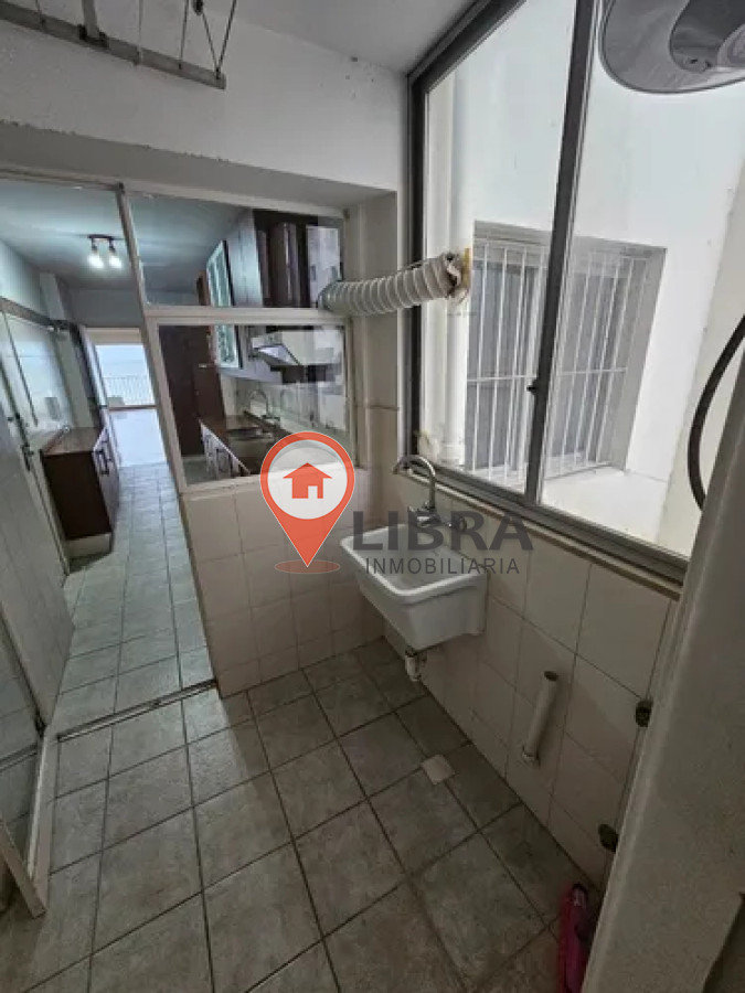 Apartamento ID.10030 - Hermoso Apartamento De 3 Dorm  Frente A La Rambla Pocitos