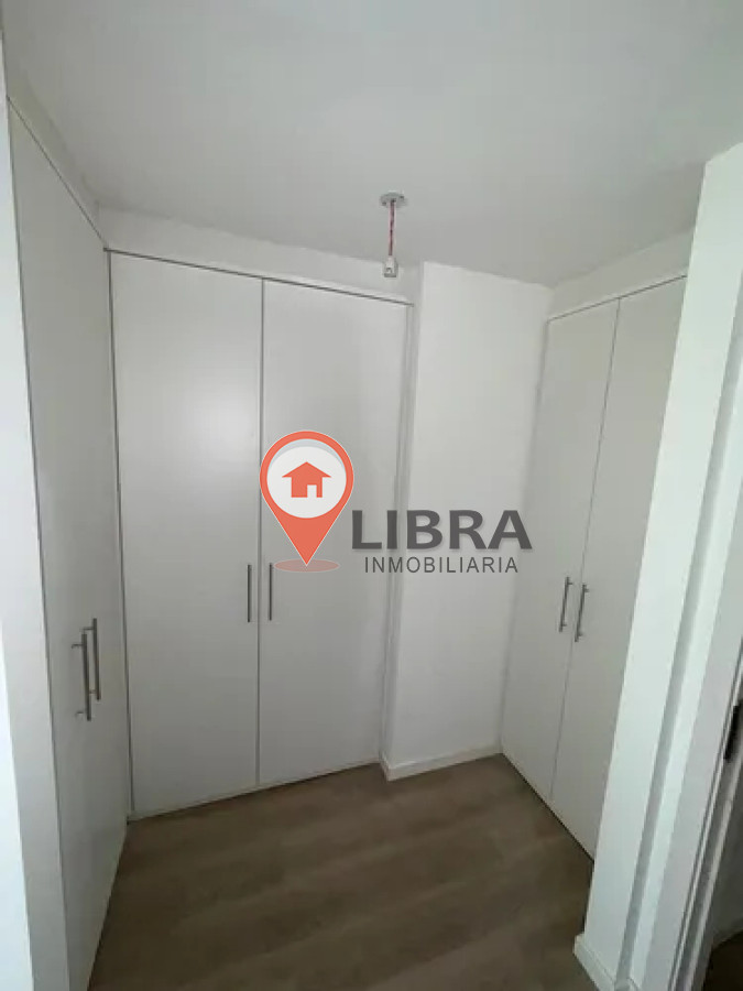 Apartamento ID.9836 - Hermoso Apartamento De Un Dormitorio Con Vestidor Y Garage En La Comercial