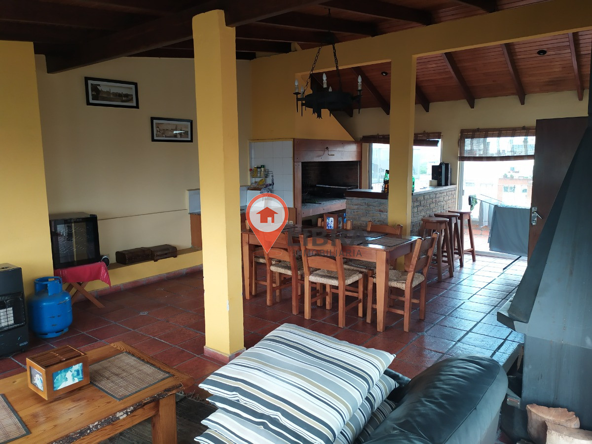 Apartamento ID.8660 - Penthouse Duplex De 3 Dorm Espectacular Barbacoa Con Terraza Y 2 Garajes