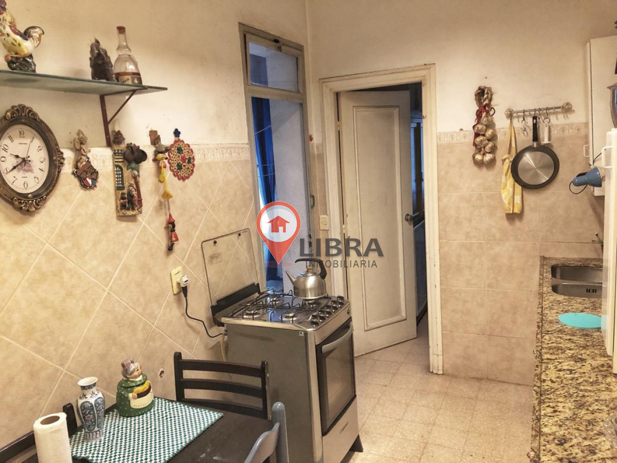 Apartamento ID.3050 - IMPERDIBLE! SE VENDE EN CIUDAD VIEJA 3 DORMITORIOS 2 BAÑOS!