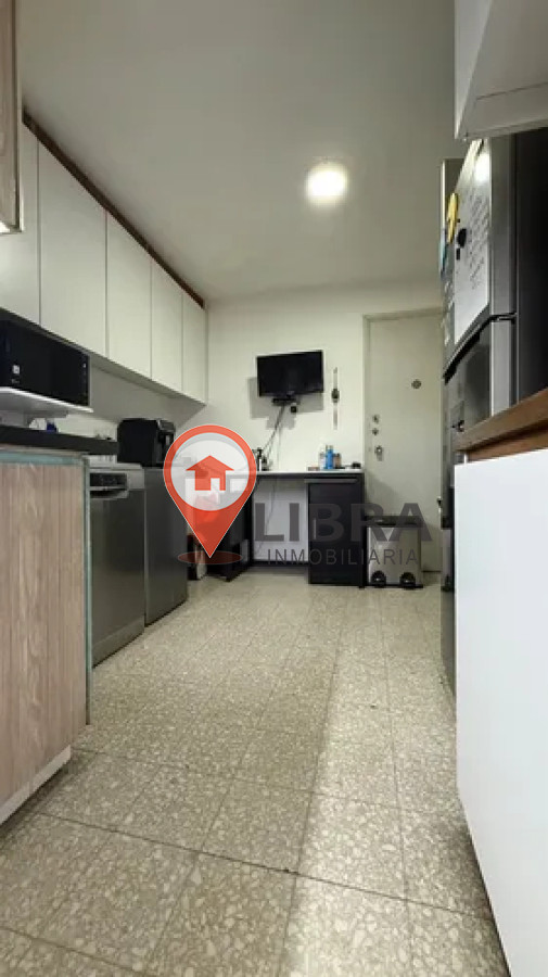 Apartamento ID.10096 - Alquiler Apartamento 2 Dormitorios Y Garage, Centro, Montevideo