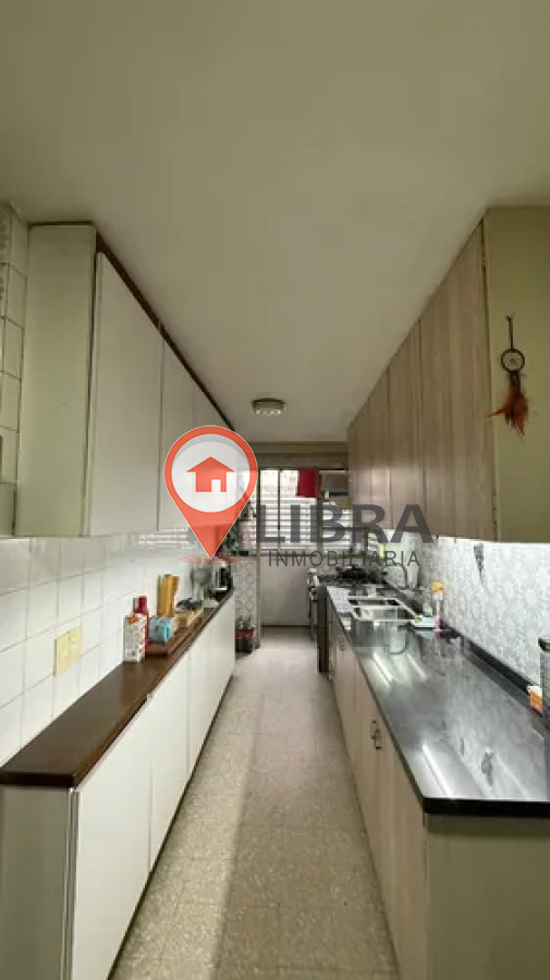 Apartamento ID.10096 - Alquiler Apartamento 2 Dormitorios Y Garage, Centro, Montevideo