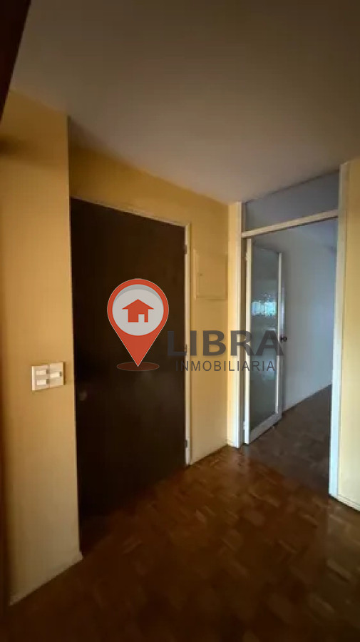 Apartamento ID.10096 - Alquiler Apartamento 2 Dormitorios Y Garage, Centro, Montevideo
