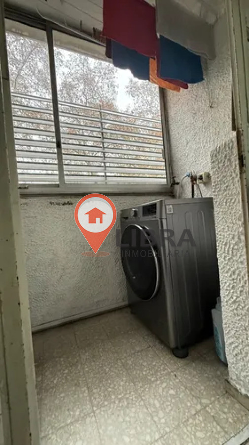 Apartamento ID.10096 - Alquiler Apartamento 2 Dormitorios Y Garage, Centro, Montevideo