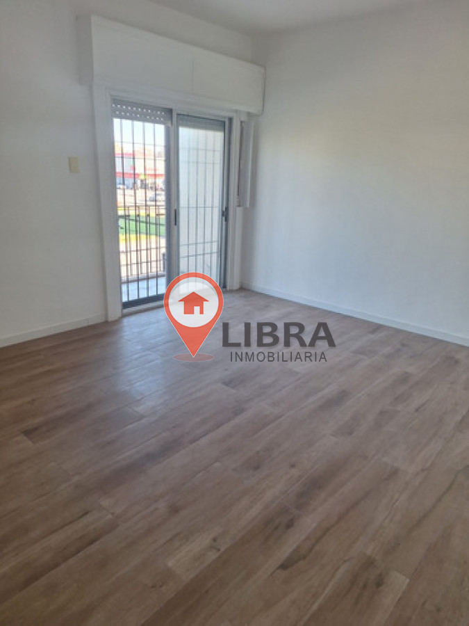 Apartamento ID.10117 - Alquiler Apartamento Tipo Casa Malvín 2 Dormitorios y Garaje Para 2 Autos