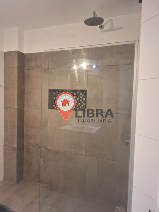 Apartamento ID.10117 - Alquiler Apartamento Tipo Casa Malvín 2 Dormitorios y Garaje Para 2 Autos