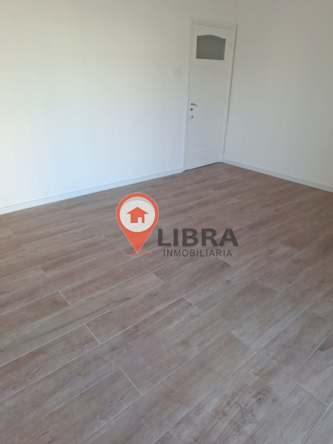 Apartamento ID.10117 - Alquiler Apartamento Tipo Casa Malvín 2 Dormitorios y Garaje Para 2 Autos