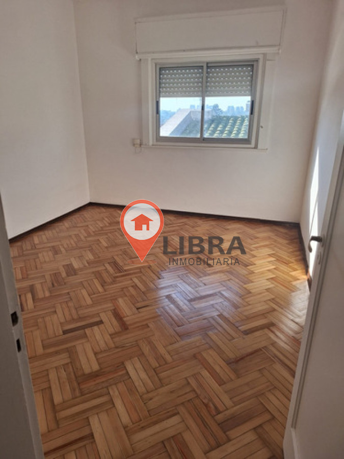 Apartamento ID.10117 - Alquiler Apartamento Tipo Casa Malvín 2 Dormitorios y Garaje Para 2 Autos