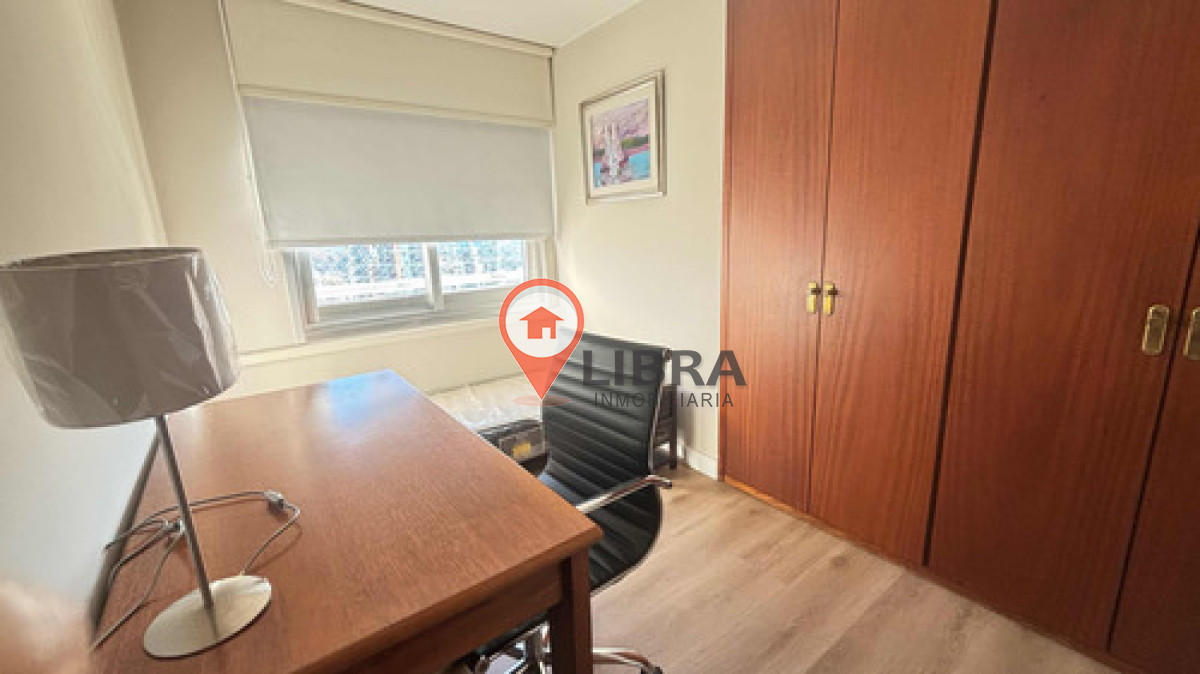 Apartamento ID.10121 - Alquiler Apartamento Amoblado 3 Dormitorios Cochera Pocitos