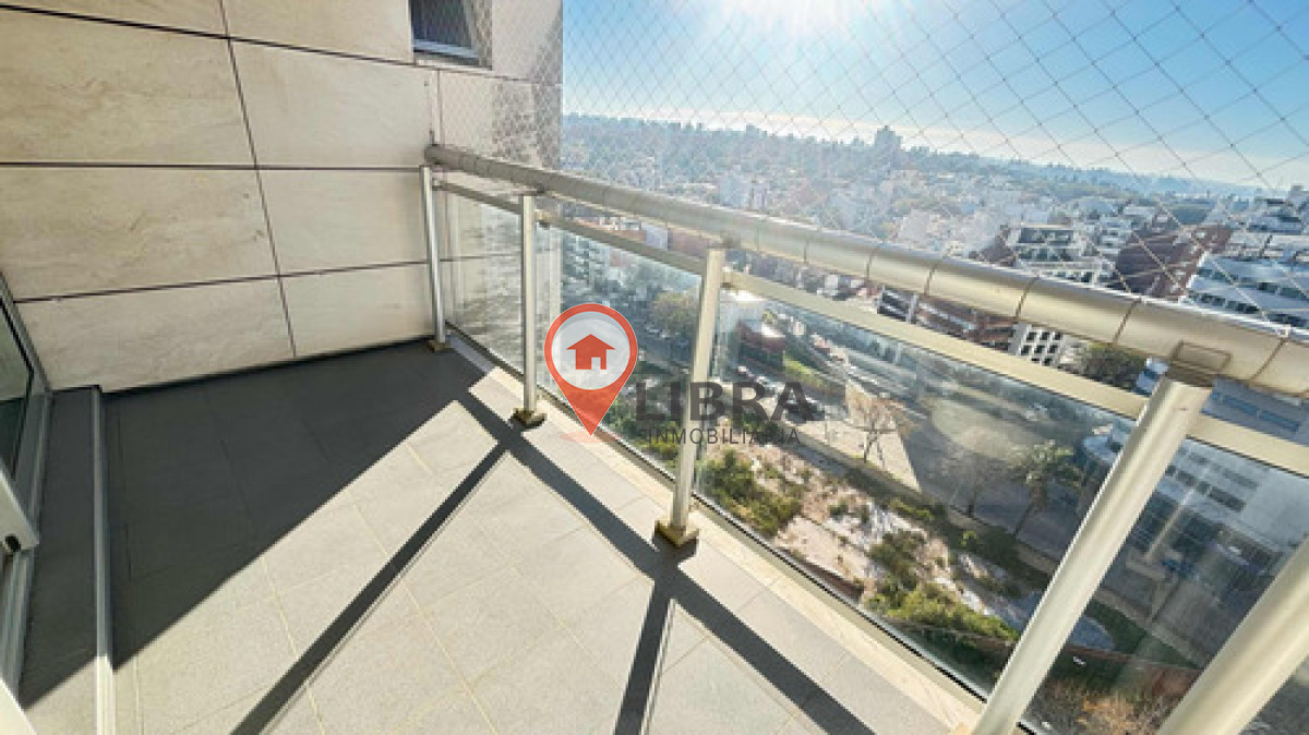 Apartamento ID.10121 - Alquiler Apartamento Amoblado 3 Dormitorios Cochera Pocitos