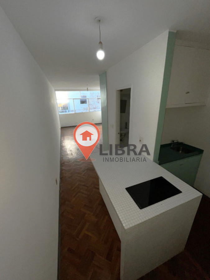 Apartamento ID.10127 - Alquiler Monoambiente Luminoso Excelente Estado En Centro