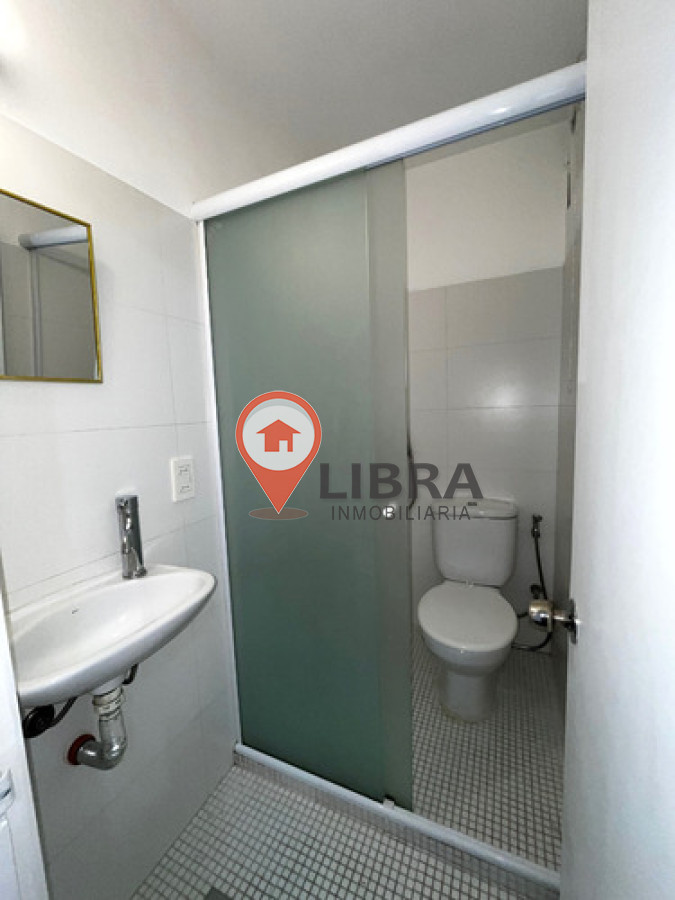 Apartamento ID.10127 - Alquiler Monoambiente Luminoso Excelente Estado En Centro