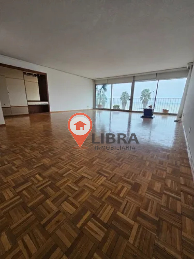 Apartamento ID.10030 - Hermoso Apartamento De 3 Dorm  Frente A La Rambla Pocitos