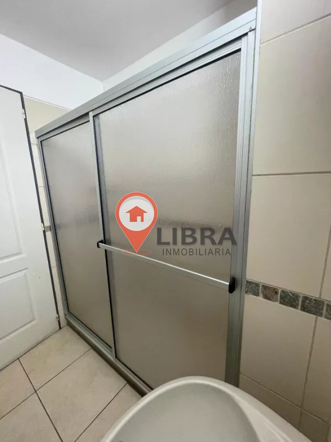 Apartamento ID.8126 - Alquiler Apartamento De 1 Dormitorio Con Cochera En Centro