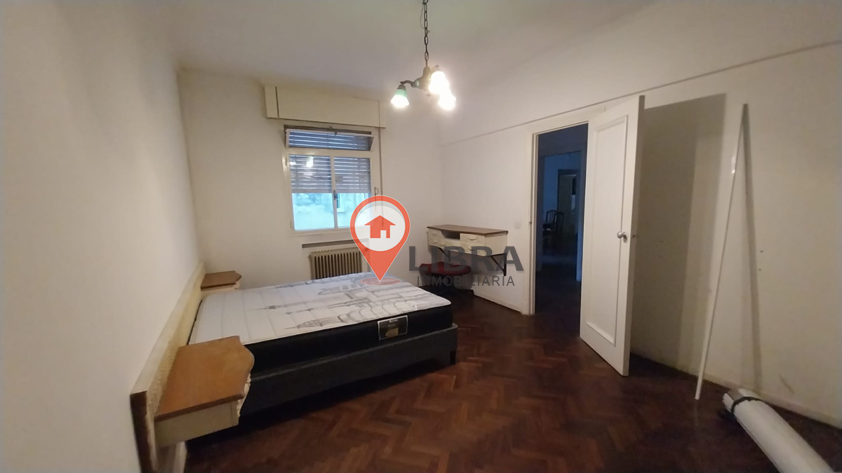 Apartamento ID.1253 - En Alquiler Apartamento En Ciudad Vieja 2 Dormitorios Sobre Plaza Zabala