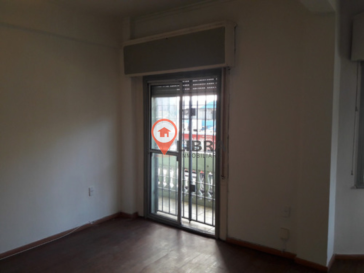 Apartamento ID.9027 - Alquiler Apartamento 2 Dormitorios Balcon Centro