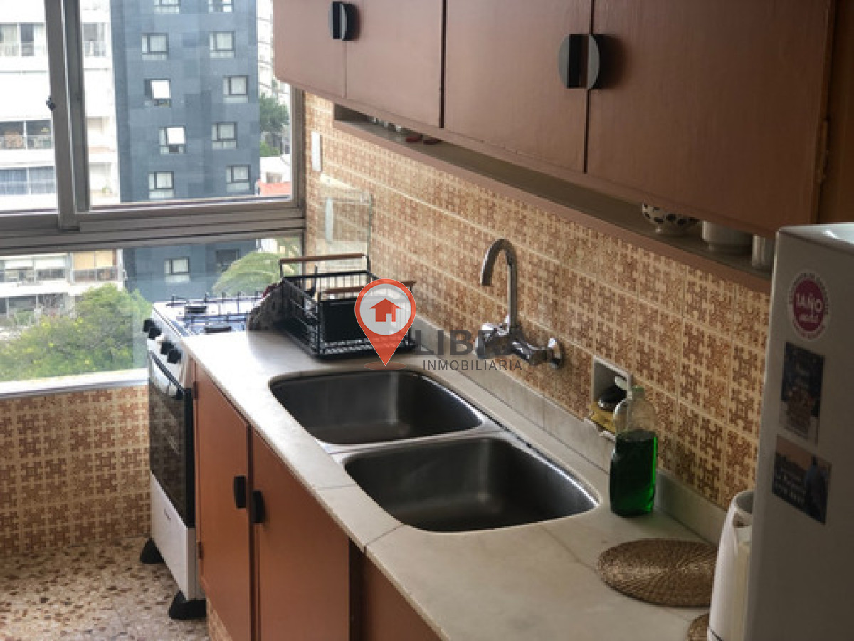 Apartamento ID.8910 - Alquiler Apartamento 2D Punta Carretas Frente Al Mar Amoblado Y Equipado