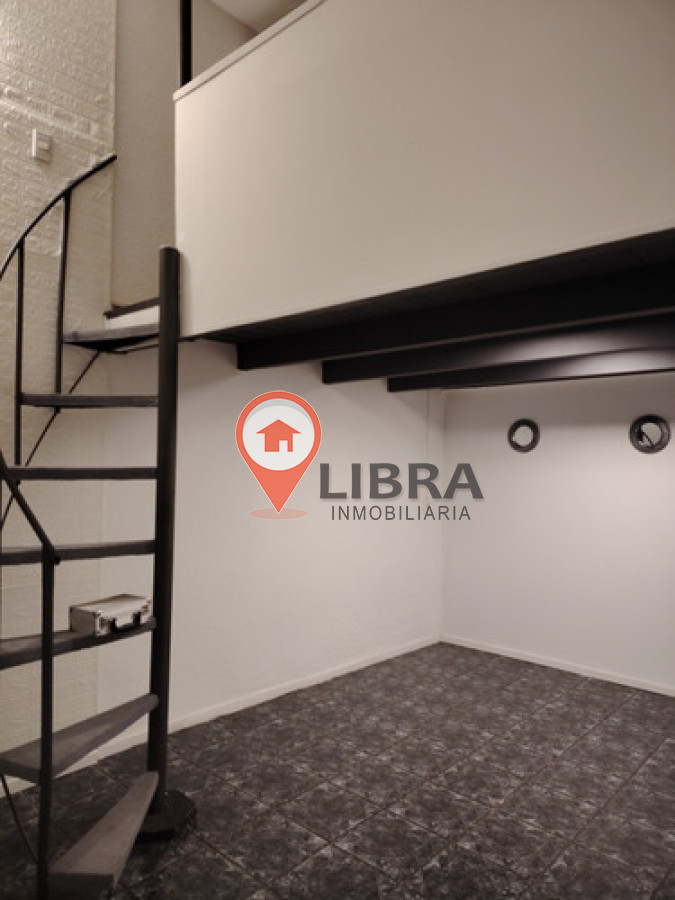Apartamento ID.9954 - Alquiler Apartamento Interior Tipo Dúplex En Brazo Oriental 