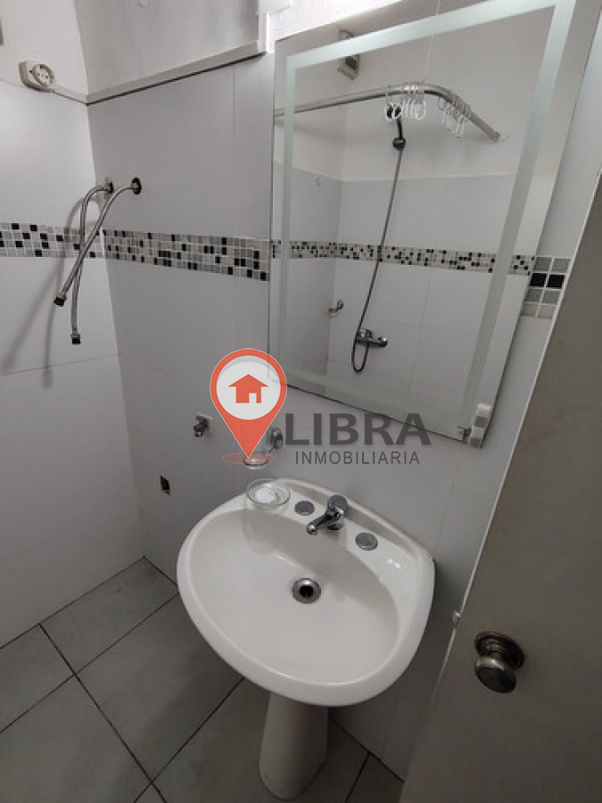 Apartamento ID.9954 - Alquiler Apartamento Interior Tipo Dúplex En Brazo Oriental 