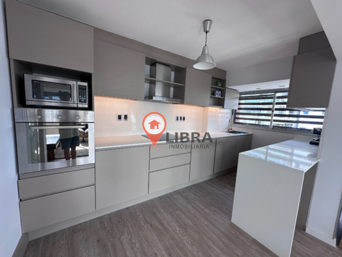 Apartamento ID.9042 - Alquiler Apartamento Amoblado 2 Dormitorios 2 Baños Cochera En Puerto De Buceo