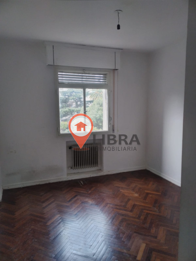 Apartamento ID.3050 - IMPERDIBLE! SE VENDE EN CIUDAD VIEJA 3 DORMITORIOS 2 BAÑOS!