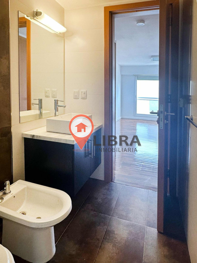 Apartamento ID.4757 - Alquiler Apto 2 Dorm 3 Baños Garage Terraza Punta Carretas