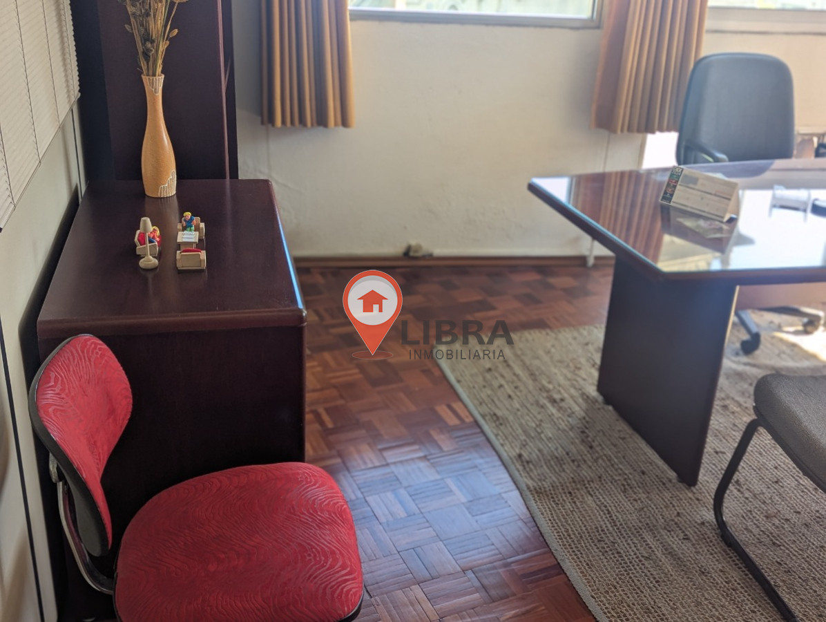 Apartamento ID.7644 - Apartamento Torre El Gaucho Para Oficina O Consultorio Vista A 18 De Julio