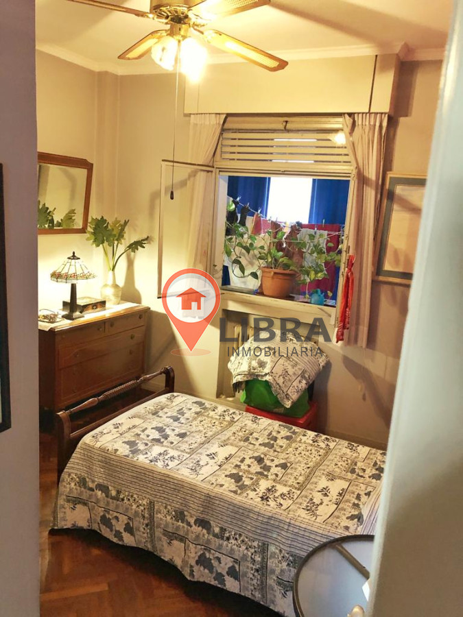 Apartamento ID.3050 - IMPERDIBLE! SE VENDE EN CIUDAD VIEJA 3 DORMITORIOS 2 BAÑOS!