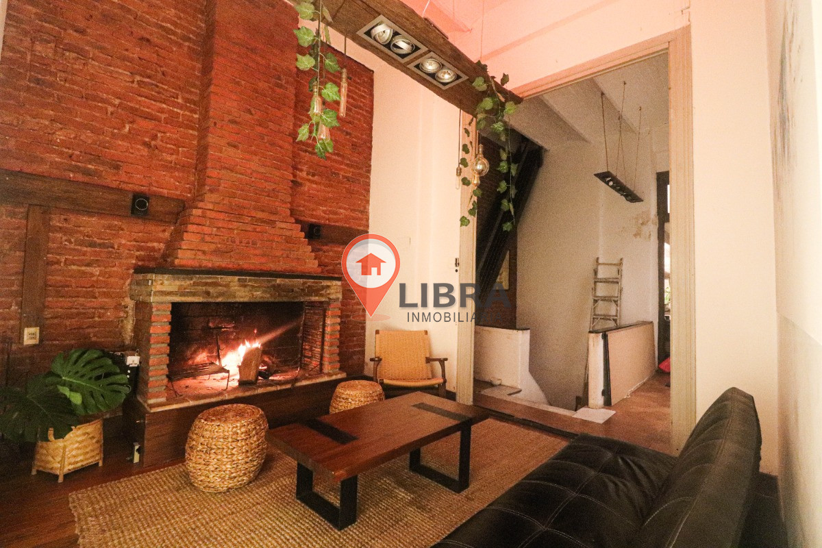 Apartamento ID.7235 - Se Vende Apartamento Tipo Casa Totalmente Independiente Y Sin Gastos Comunes Balcón Estufa A Leña, Azotea Exclusiva Con Parillero Y Lavader