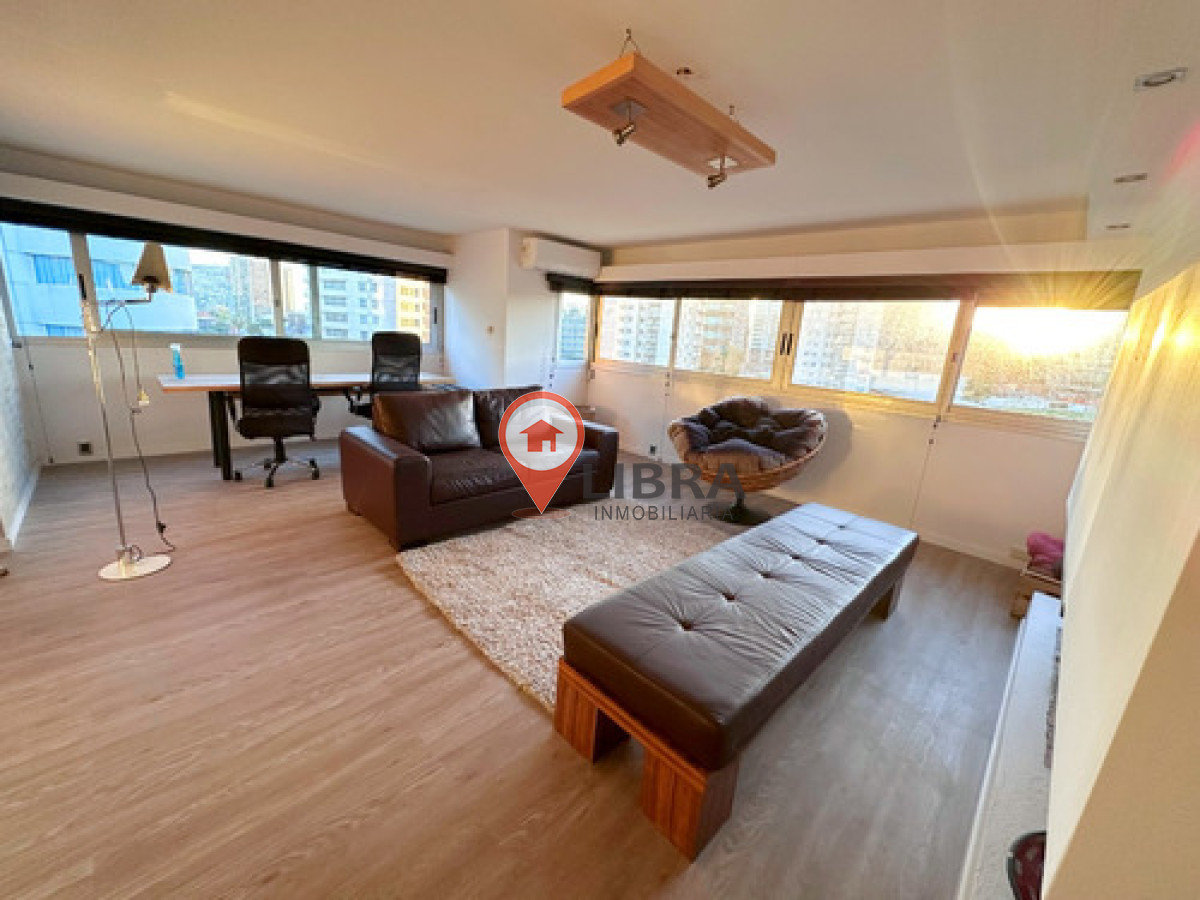 Apartamento ID.9042 - Alquiler Apartamento Amoblado 2 Dormitorios 2 Baños Cochera En Puerto De Buceo