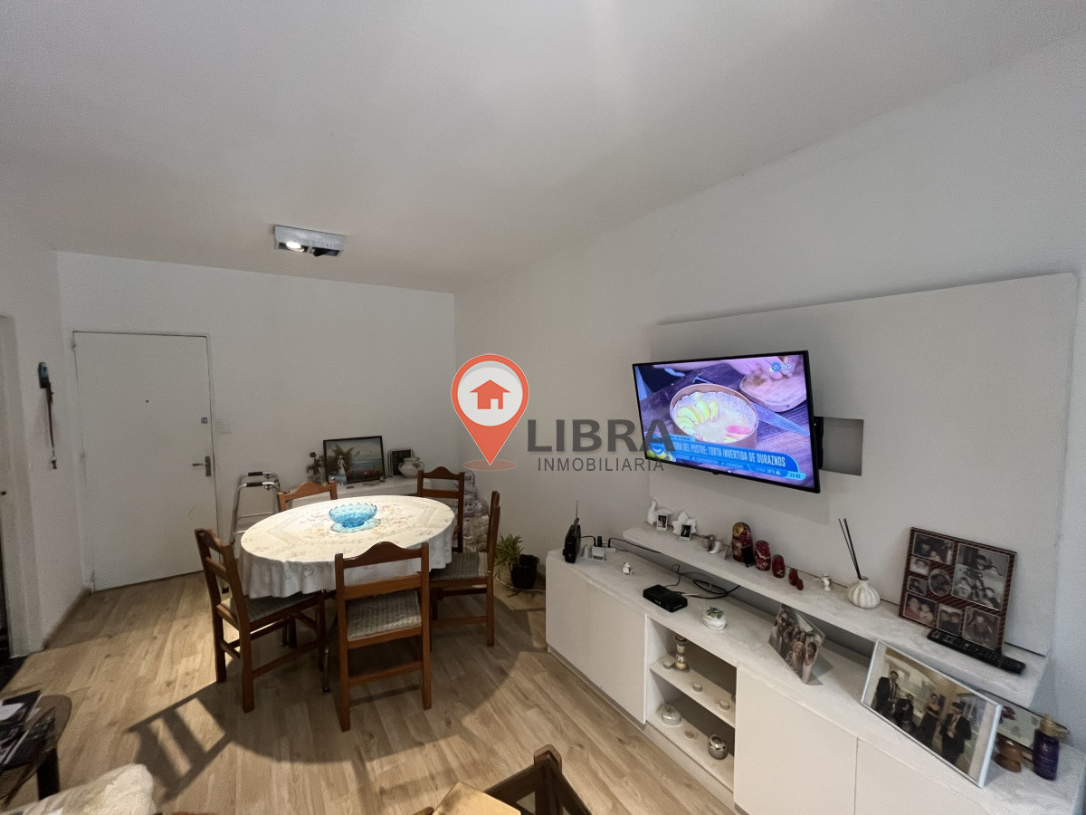 Apartamento ID.4221 - Venta Apartamento 2 Dormitorios Patio Interno Ciudad Vieja